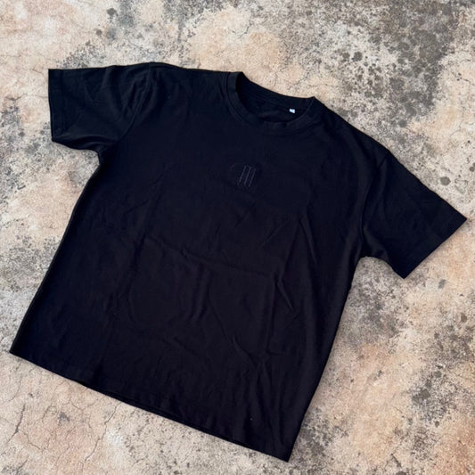 PRE-ORDER CAMISETA OVERSIZE NEGRA/NEGRA MACARRISMO Y ELEGANCIA DROP #1