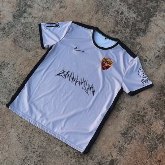 PRE-ORDER CAMISETA FUTBOL GRIS MACARRISMO Y ELEGANCIA DROP #1